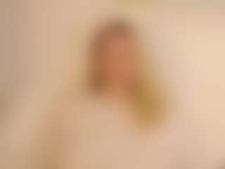 Live cam show with LauraSky - Blue Eyes on crypto-cams