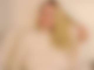 LauraSky's Live Sex Cam Show