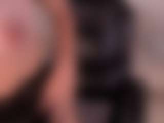 Live cam show with Gia Ferrera - Fingers on Gym Cam Girls