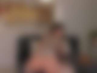 Live cam show with Gia Ferrera - Double Penetration on CamClone