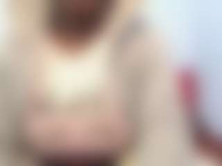 Live cam show with Ebony Rose - Gagging on mypornchat.com