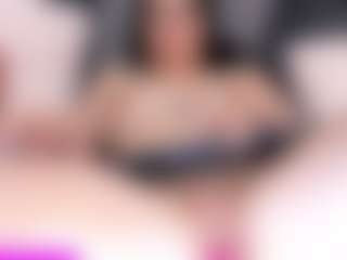 Live cam show with arriadna - Granny on Mixed Magazine Live