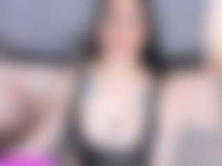 arriadna MILF webcam performer live streaming