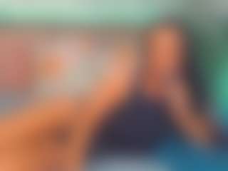 LindaMaia's Live Sex Cam Show