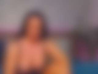 LindaMaia's Live Sex Cam Show