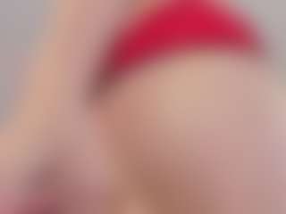 Live cam show with Chloe Dee - Blondie on AdultVida.com
