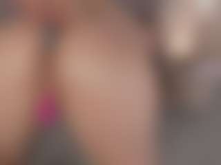 Live cam show with Chloe Dee - Colombian on eurowanks.com | colombia