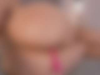 Live cam show with Chloe Dee - Strip on TeamSkeetLive