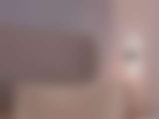 Live cam show with Chloe Dee - Riding on Camsoda