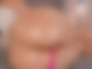 Live cam show with Chloe Dee - Blonde Hair HD on Big Tits