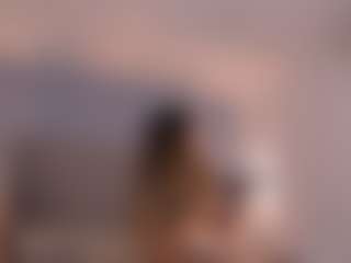 Live cam show with Chloe Dee - Tight on Camsoda