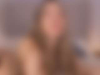 Live cam show with Chloe Dee - Tight on fapnchat