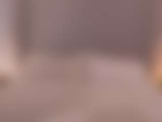 Live cam show with Chloe Dee - Riding on CamClone