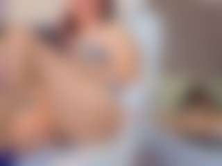 Live cam show with MatureVeronica - Bedroom on CamClone