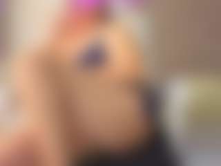Live cam show with MatureVeronica - Facial Piercings on crypto-cams