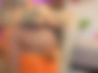 MatureVeronica MILF webcam performer live streaming