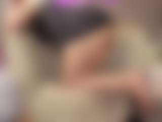 MatureVeronica MILF webcam performer live streaming