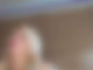 Live cam show with Serenexx - British on Camming Site