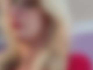 Serenexx MILF webcam performer live streaming