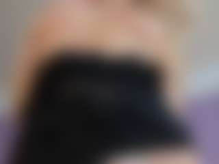Serenexx MILF webcam performer live streaming