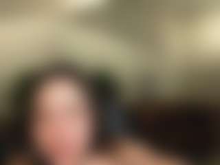 Live cam show with avalodge - Living Room on makecum.org