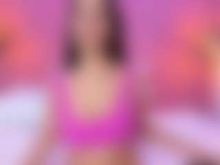 Live cam show with Karina - HD MILF on StripNow