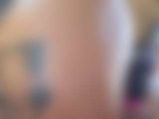 emily-86's Live Sex Cam Show