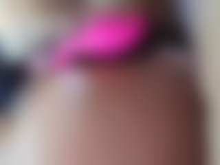 emily-86's Live Sex Cam Show