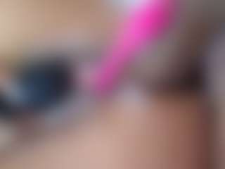 emily-86's Live Sex Cam Show