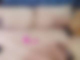 emily-86's Live Sex Cam Show
