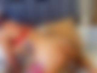 emily-86's Live Sex Cam Show