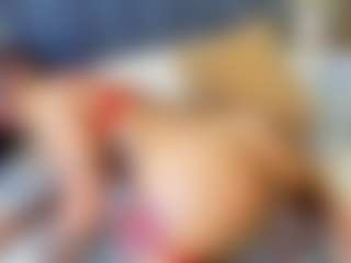 emily-86's Live Sex Cam Show