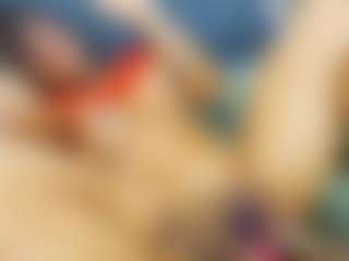 emily-86's Live Sex Cam Show