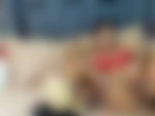 emily-86's Live Sex Cam Show