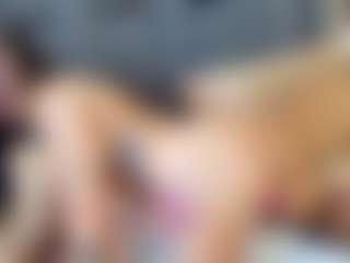 emily-86's Live Sex Cam Show