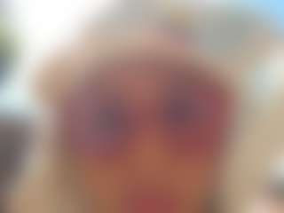emily-86's Live Sex Cam Show