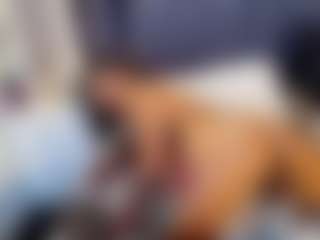 emily-86's Live Sex Cam Show
