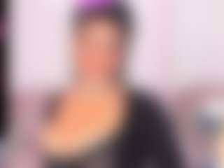 Live cam show with ClaireWarner - Spy Mature on Fit Hotties