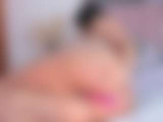 Live cam show with MiaPearls - White on madthumbs | colombia