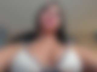 Live cam show with KatieNolan - Living Room on livesuperchat.net