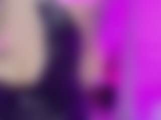 Lyna's Live Sex Cam Show