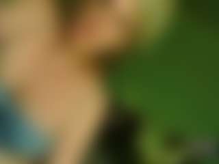 Live cam show with TsPostOphere - English on AdultVida.com