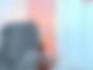 Azraa's Live Sex Cam Show