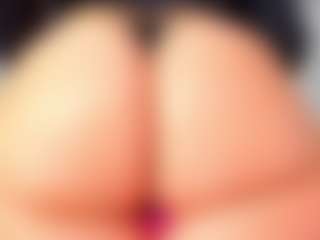 Live cam show with AMELIA RUIZ - Oil on studioflirtlive.com