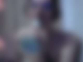 Live cam show with Lesliee22 - Facial Piercings on Camming Site
