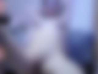 Live cam show with Lesliee22 - Facial Piercings on 1on1-livenow