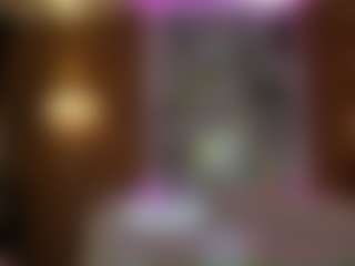 AnnesWhite MILF webcam performer live streaming