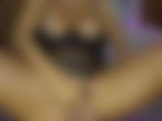 AnnesWhite's Live Sex Cam Show