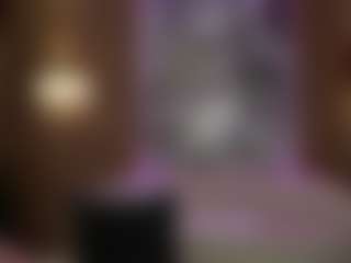 AnnesWhite MILF webcam performer live streaming