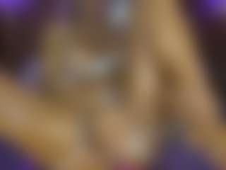 AnnesWhite MILF webcam performer live streaming